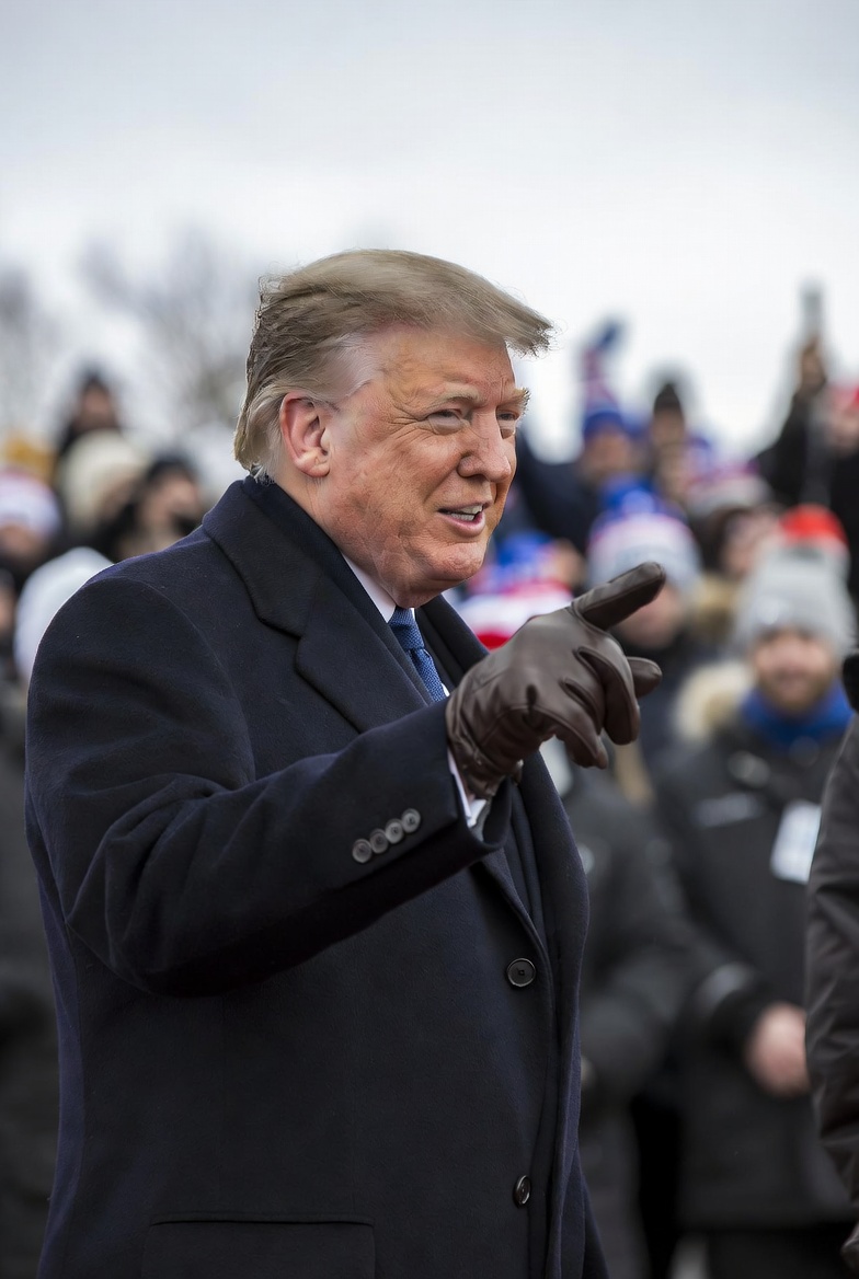 Alex Pretti shooting prompts scrutiny of federal officers and concealed carry laws